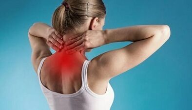 Jak se projevuje osteochondroza krční páteře